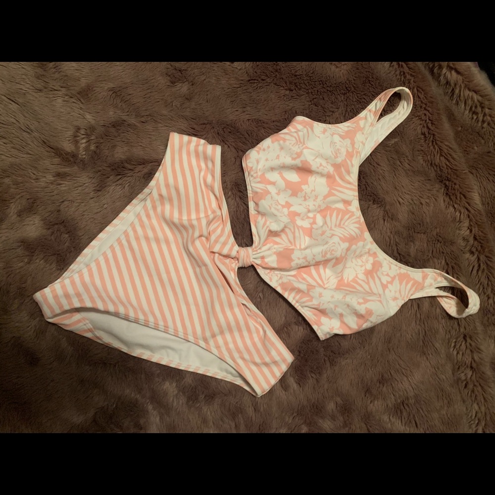 Abercrombie one piece swim suit! 🌸